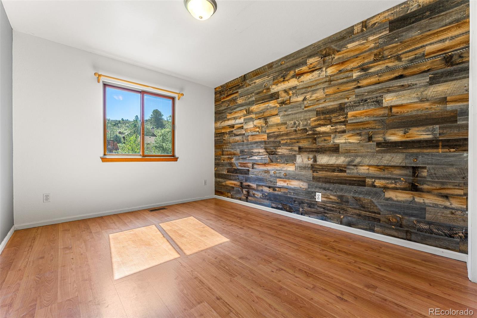 417 S Larkspur Drive