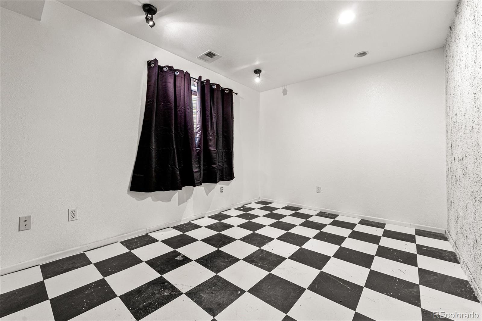 417 S Larkspur Drive