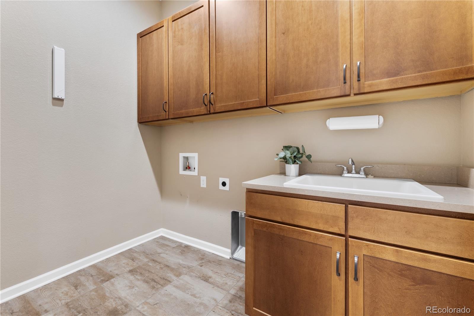 8606 S Shawnee Court