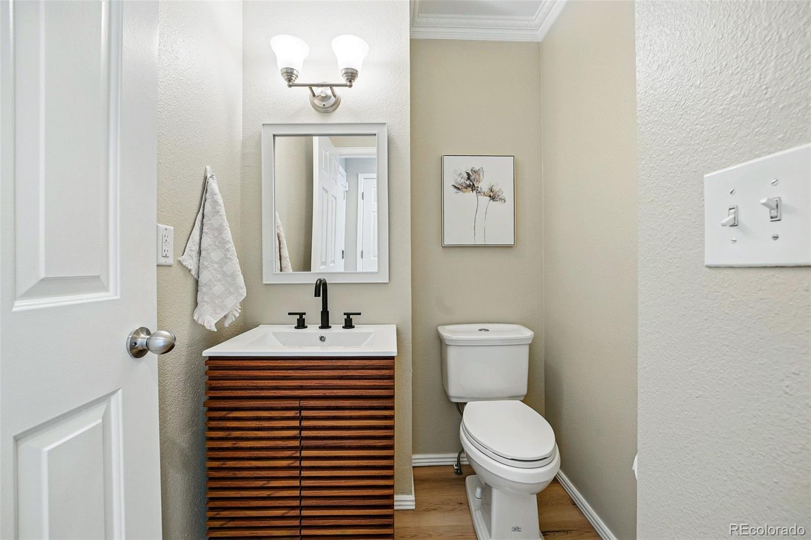 2192 E Phillips Lane