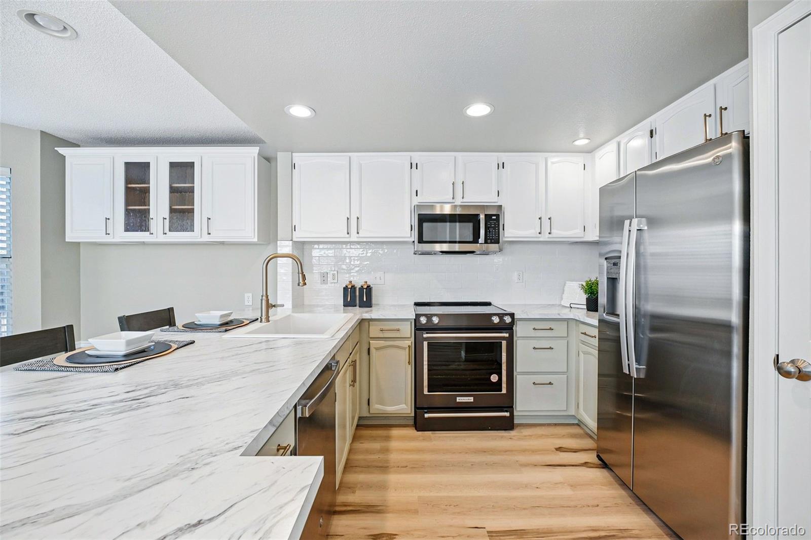 2192 E Phillips Lane