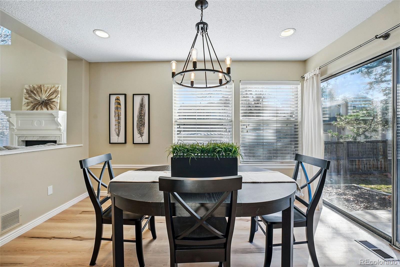 2192 E Phillips Lane