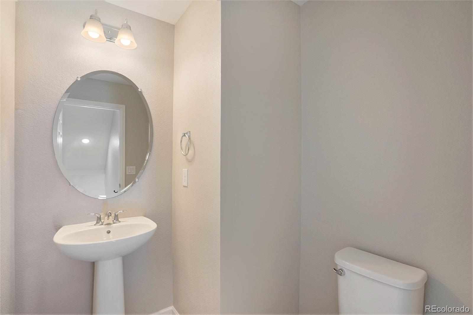 2068 S Holly Street Unit: 5