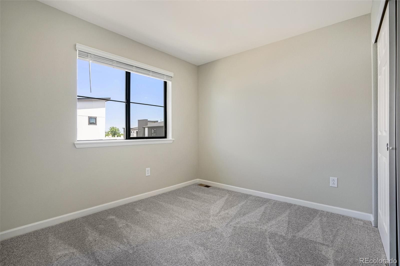 2068 S Holly Street Unit: 5