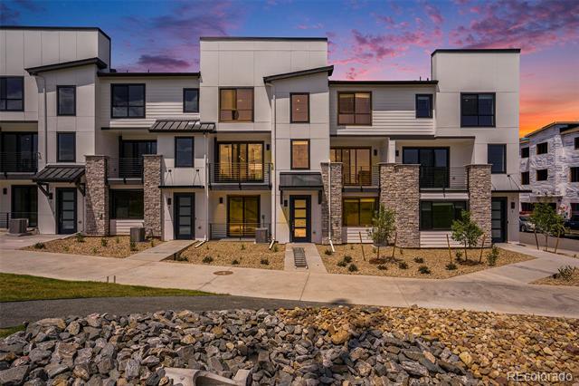 2068 S Holly Street Unit: 5