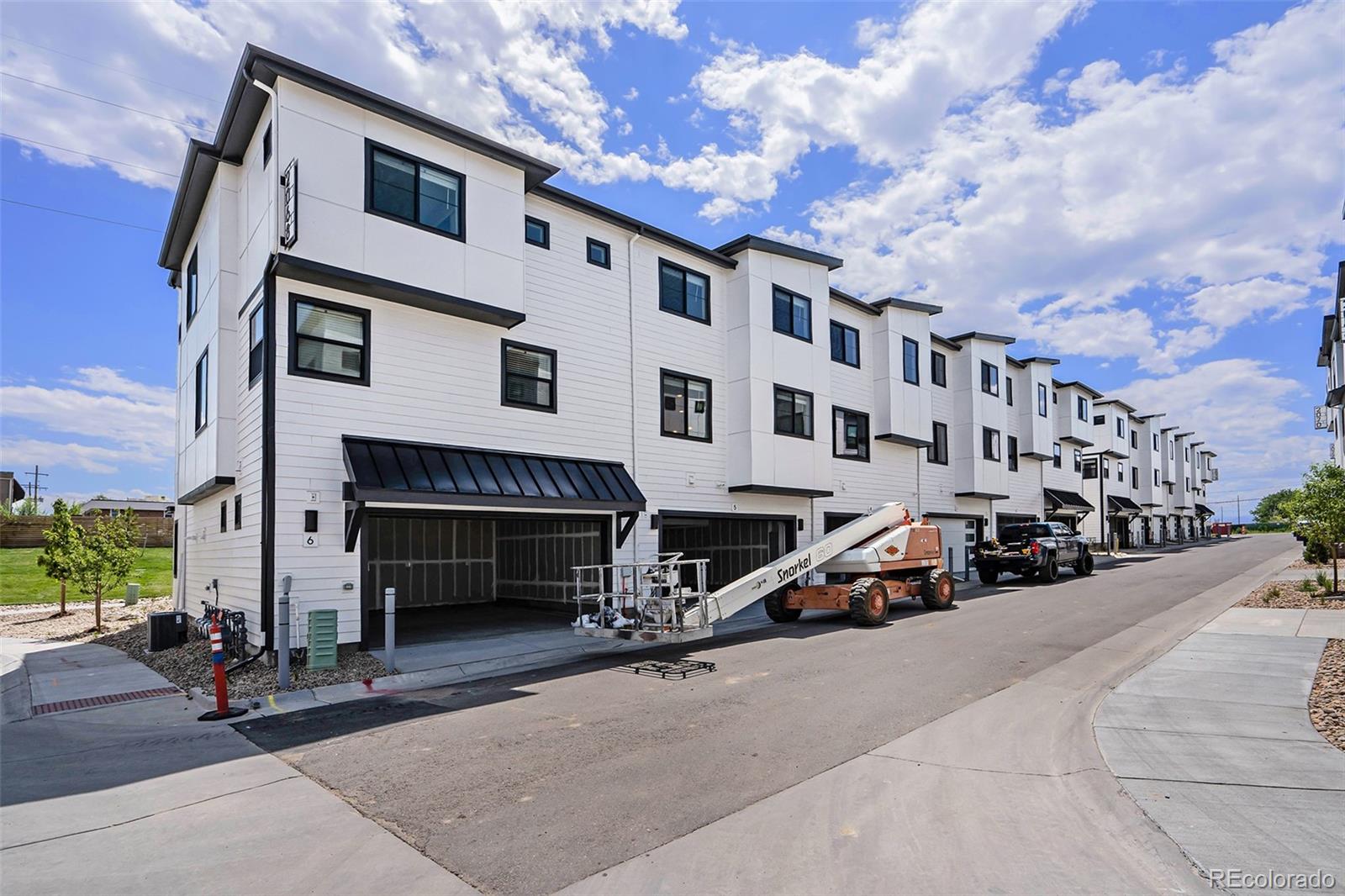 2068 S Holly Street Unit: 5