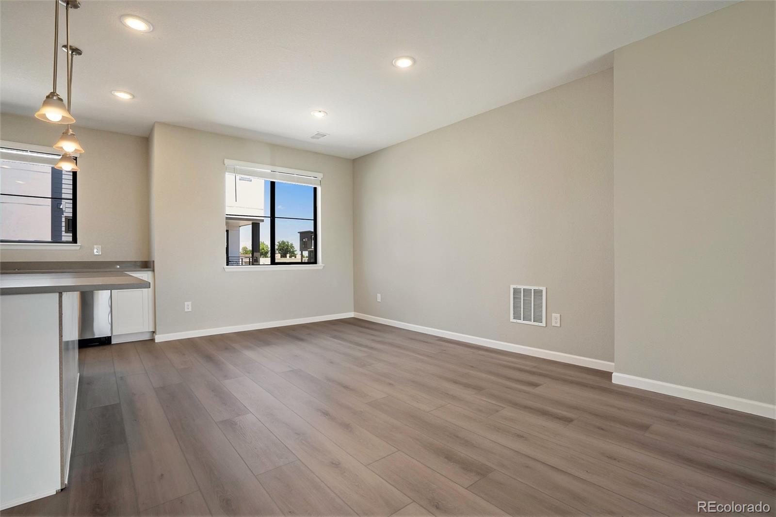 2068 S Holly Street Unit: 5