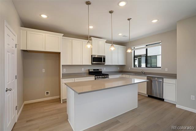 2068 S Holly Street Unit: 5