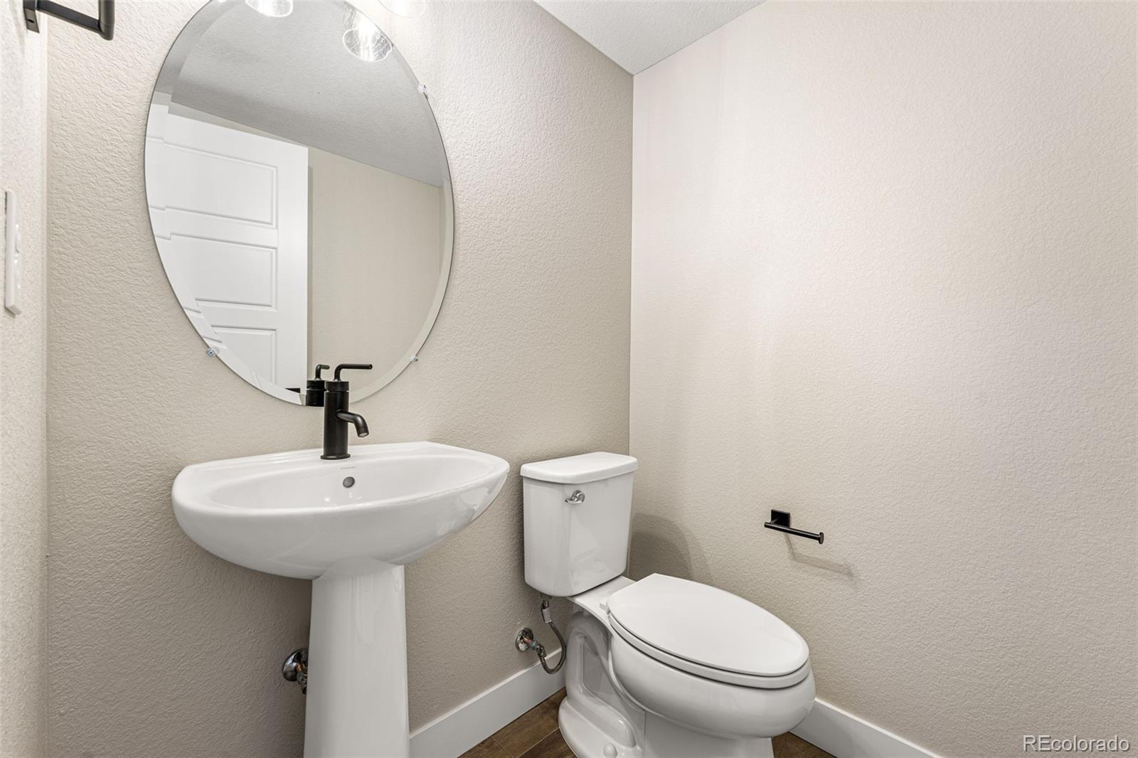 2068 S Holly Street Unit: 6