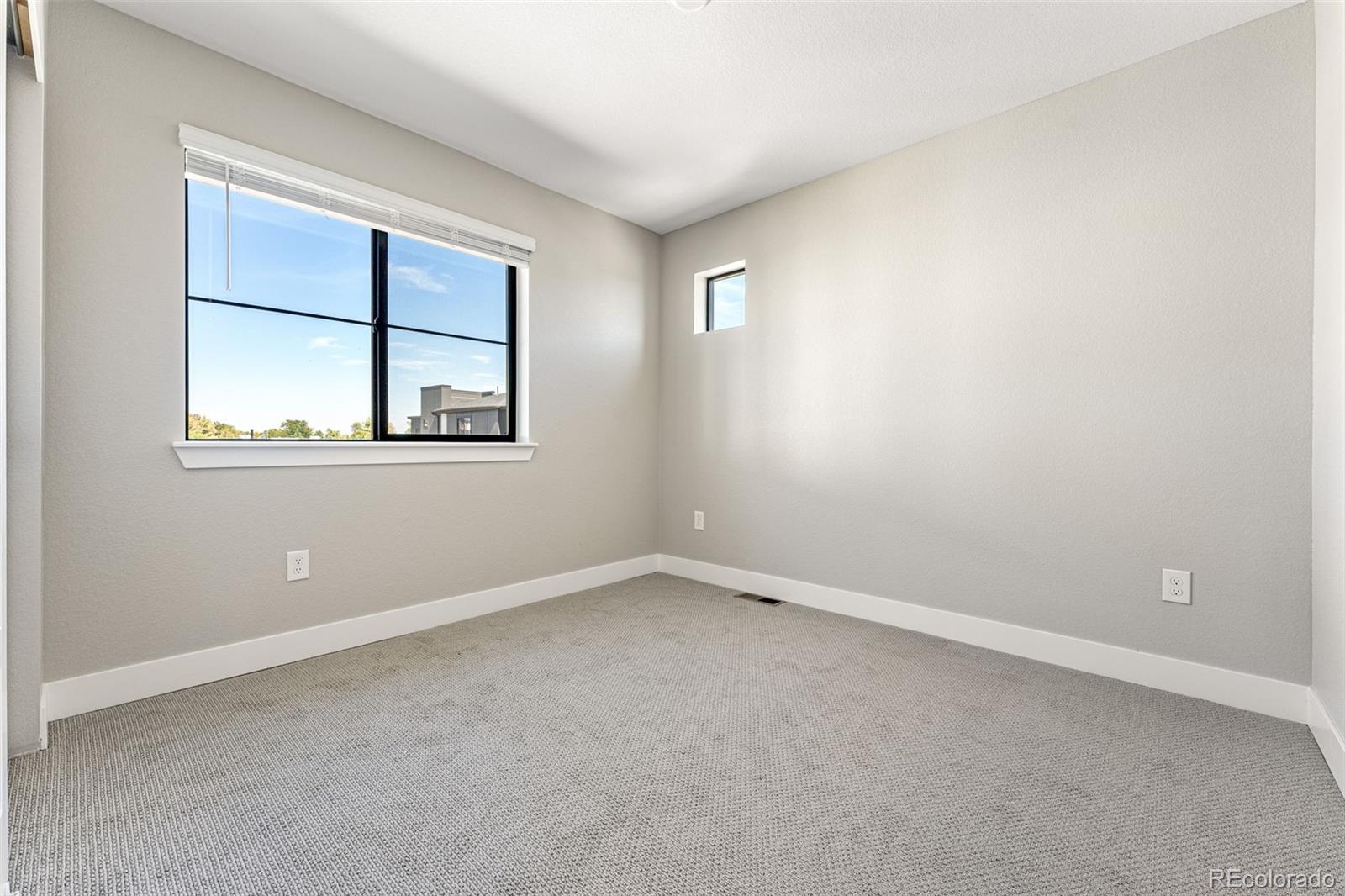 2068 S Holly Street Unit: 6