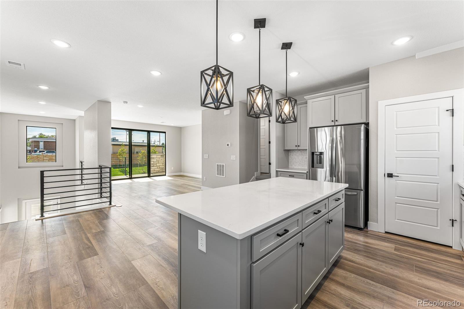 2068 S Holly Street Unit: 6