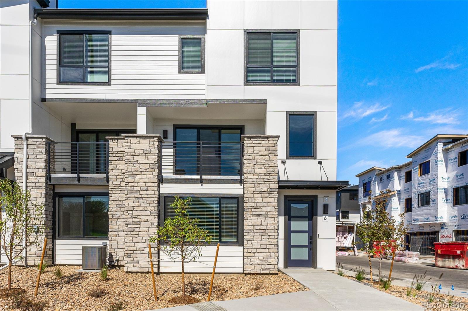 2068 S Holly Street Unit: 6