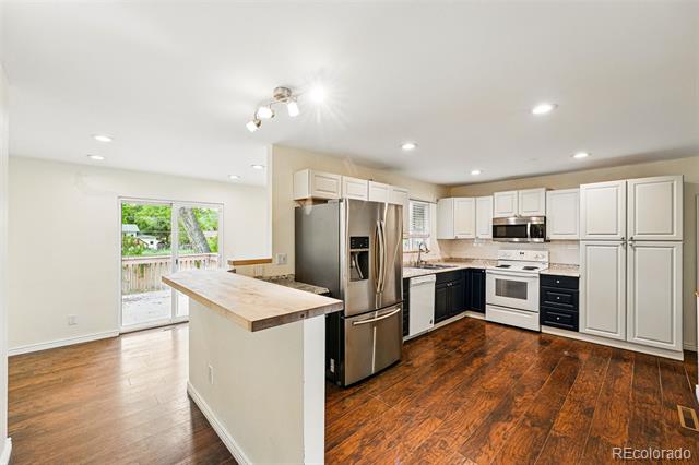 1222 De Reamer Circle