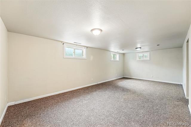 1222 De Reamer Circle