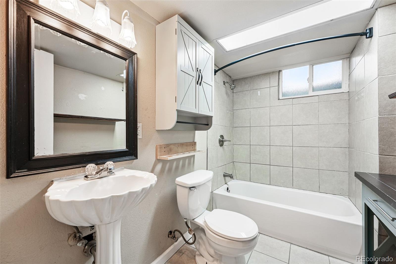 1222 De Reamer Circle