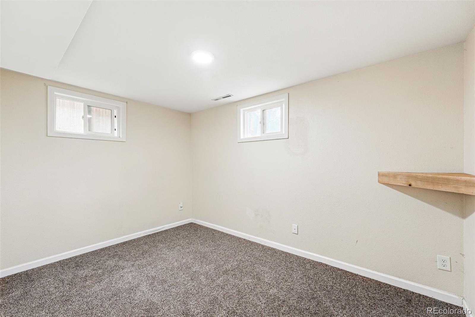 1222 De Reamer Circle