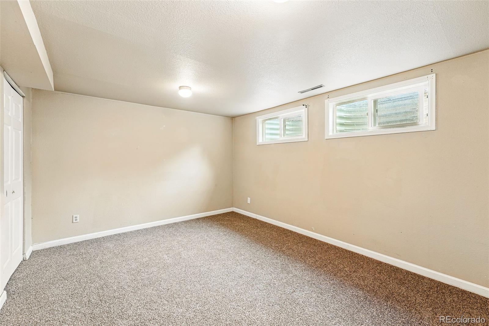 1222 De Reamer Circle