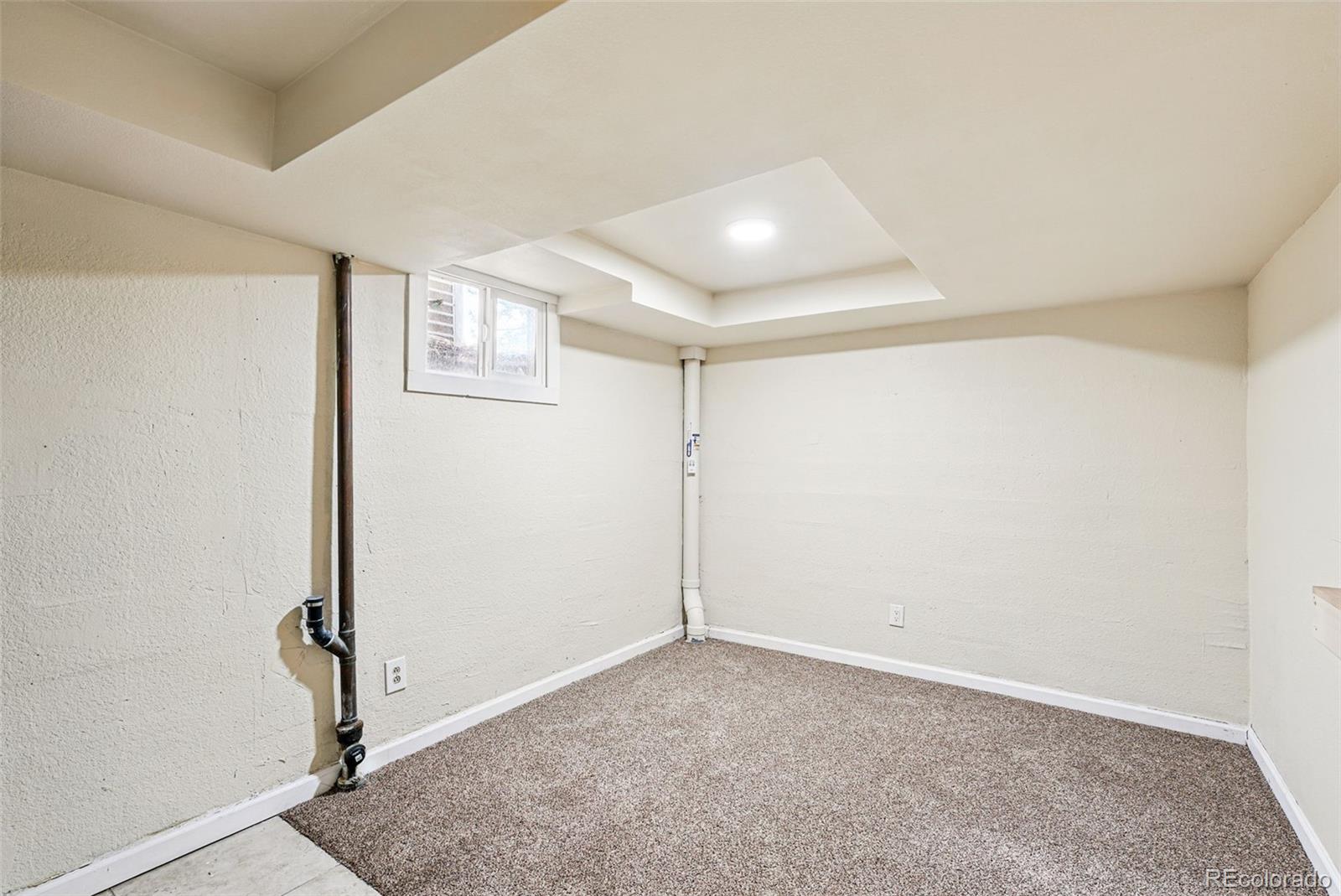 1222 De Reamer Circle