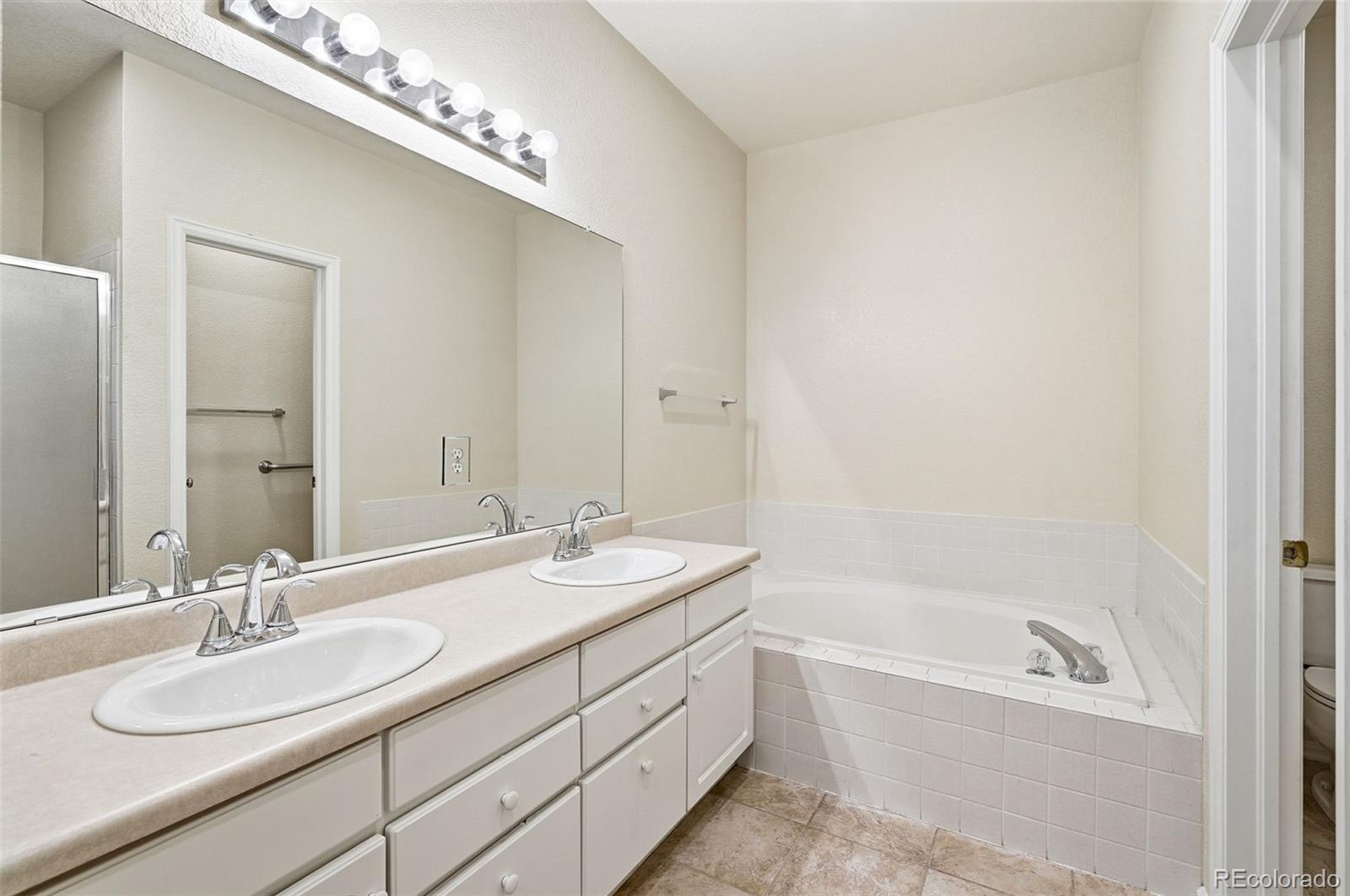 2526 S Tucson Circle