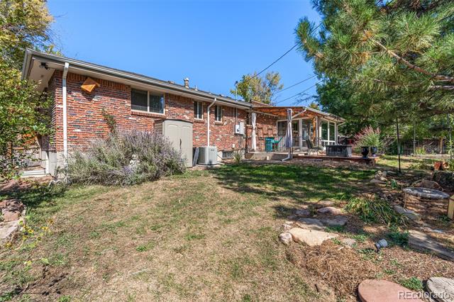 222 W Fremont Avenue