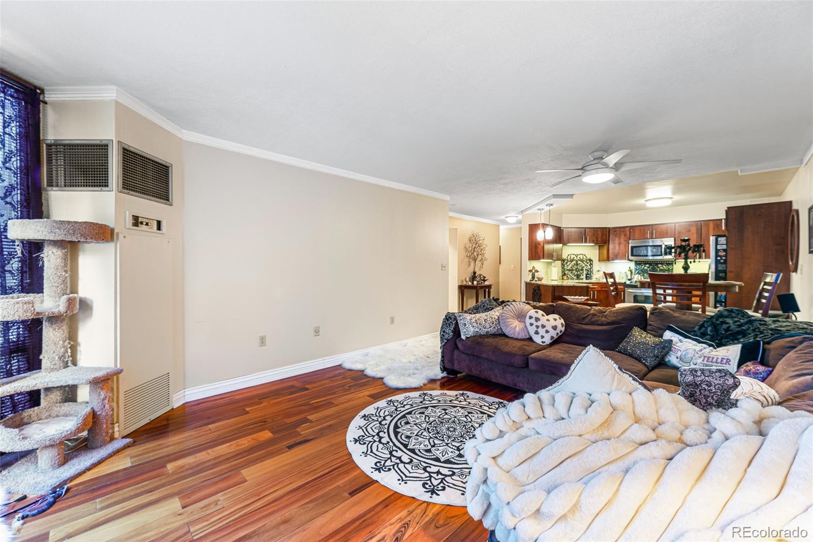 1625 Larimer Street Unit: 1008