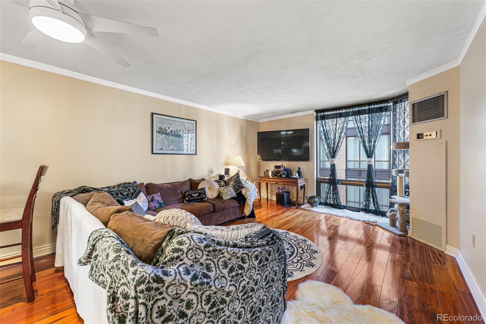 1625 Larimer Street Unit: 1008
