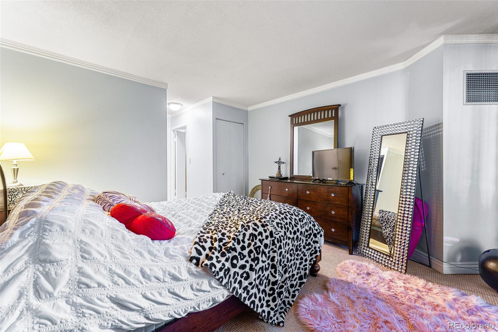1625 Larimer Street Unit: 1008