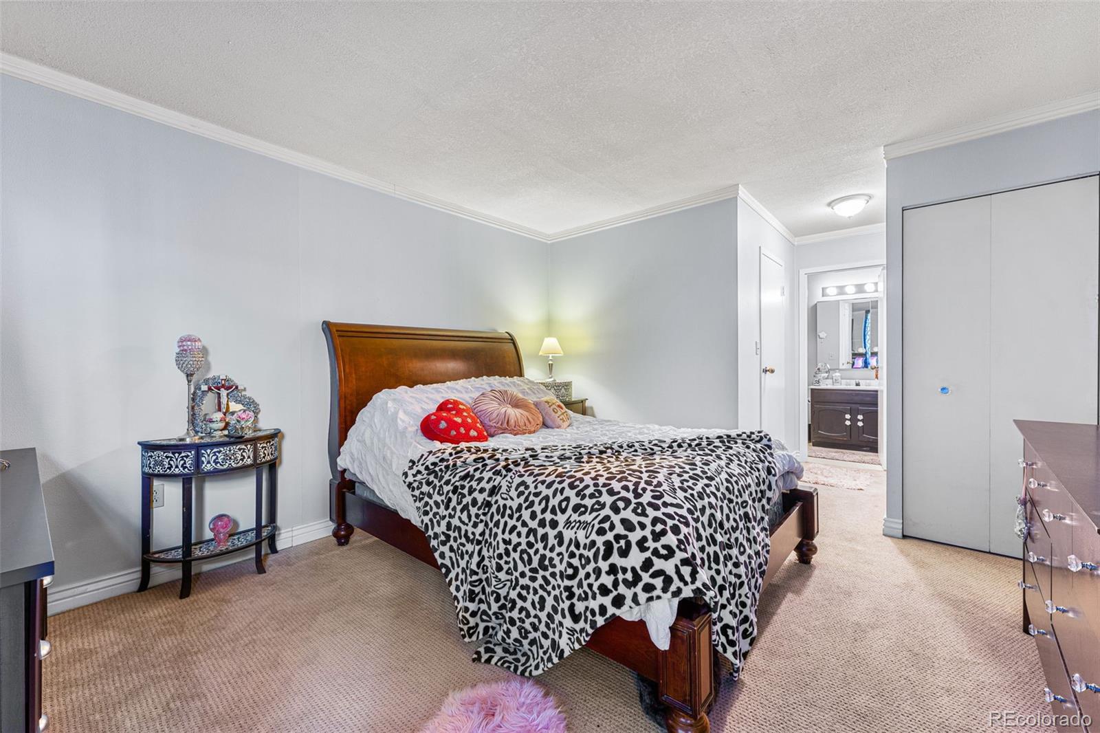 1625 Larimer Street Unit: 1008