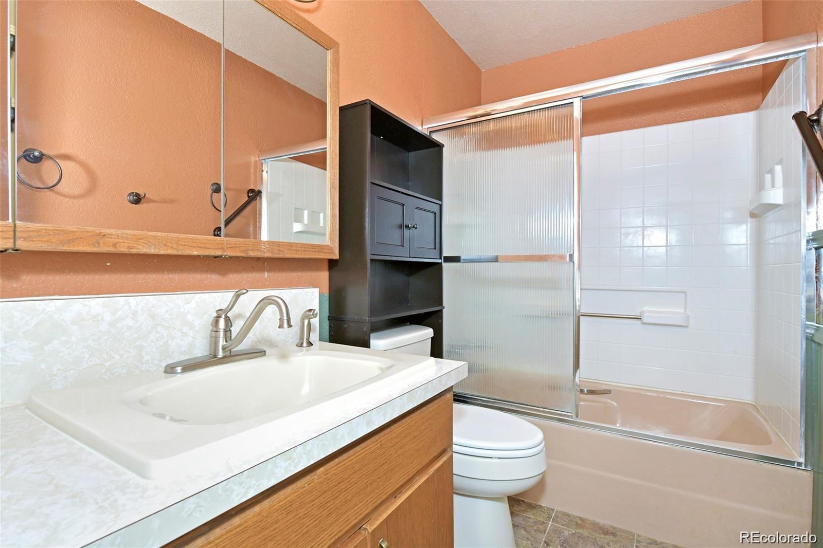 645 Quebec St Street