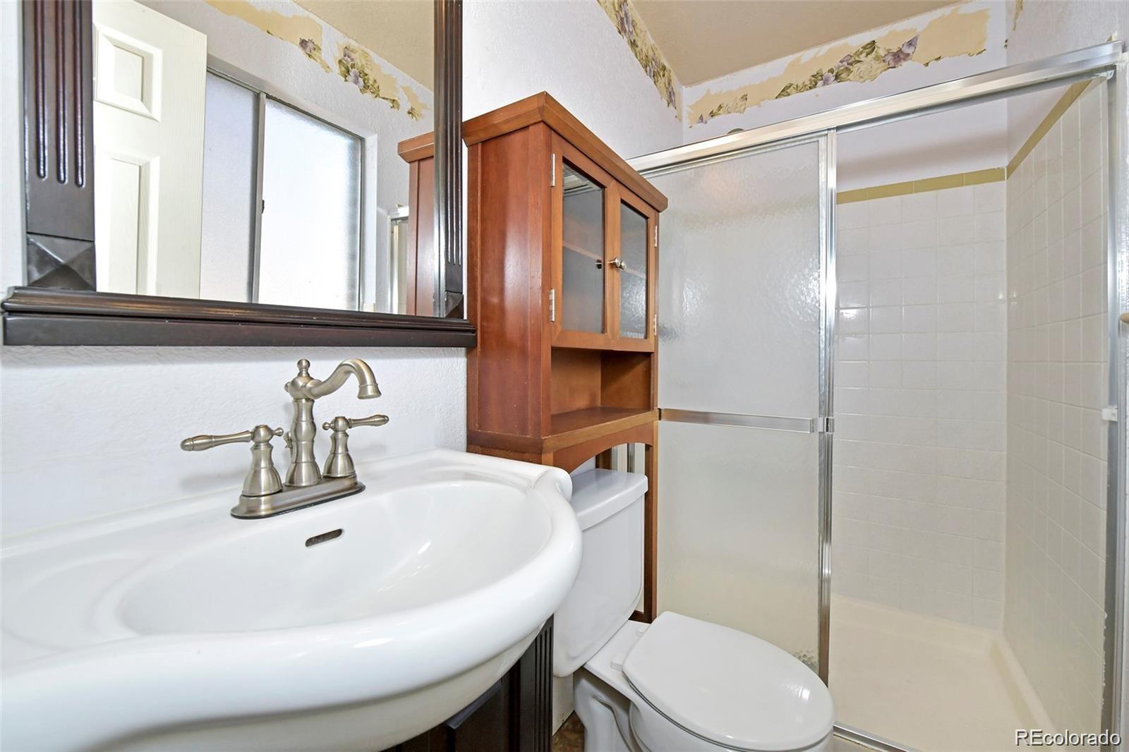 645 Quebec St Street