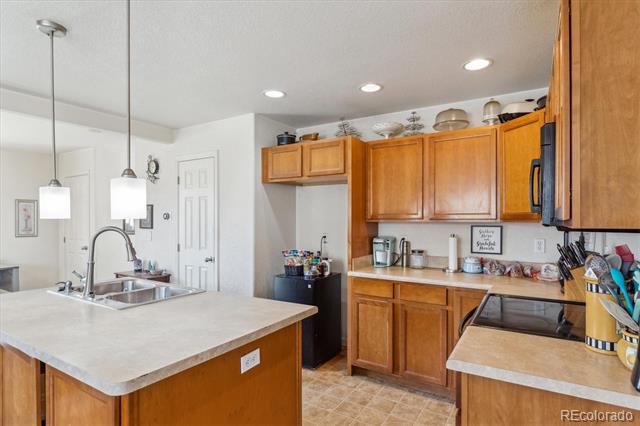 8492 Tejon Way
