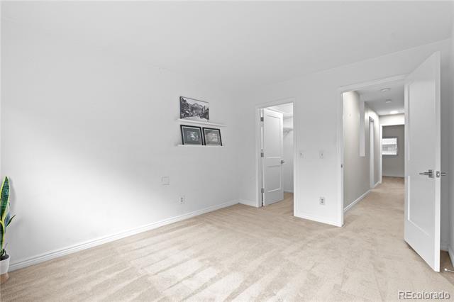 3187 E Long Circle