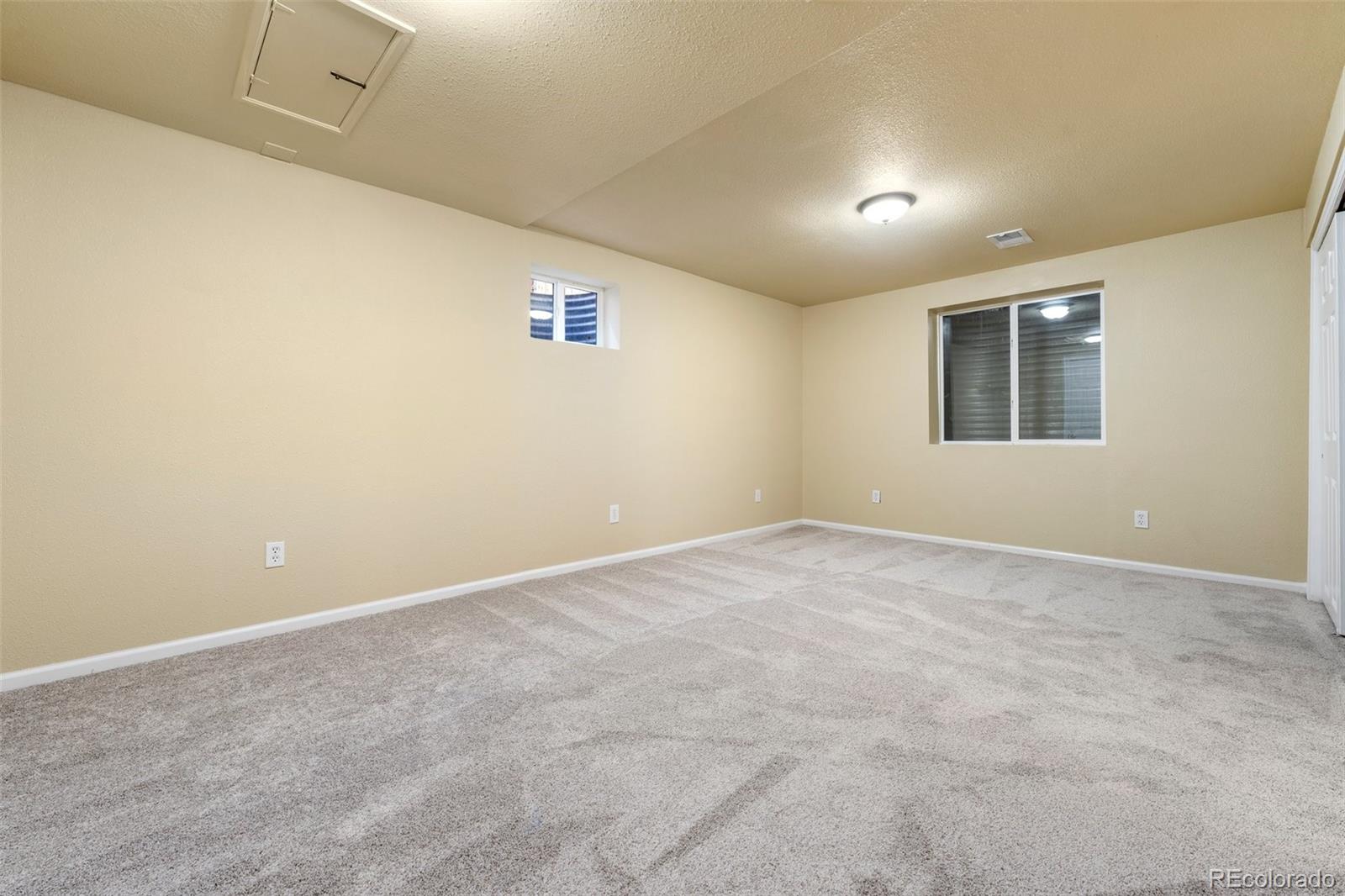 9514 Pinebrook Street