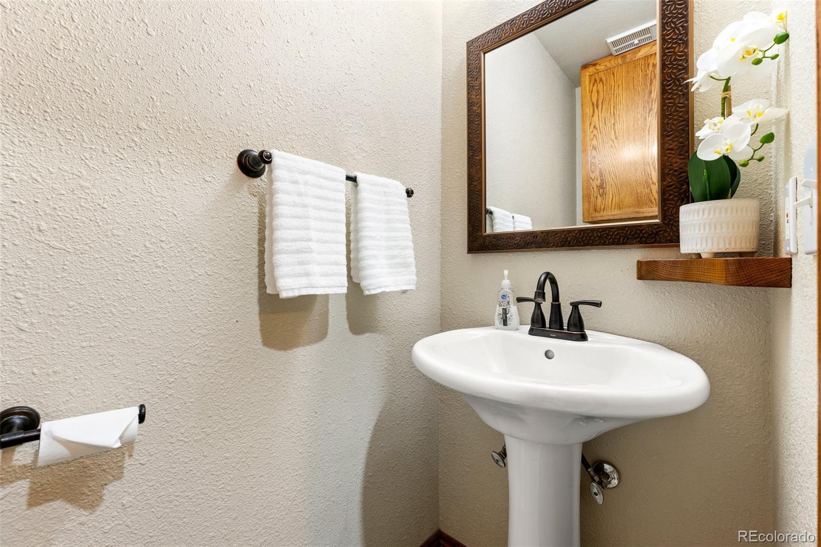 9514 Pinebrook Street