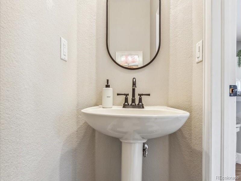 971 Beacon Hill Drive