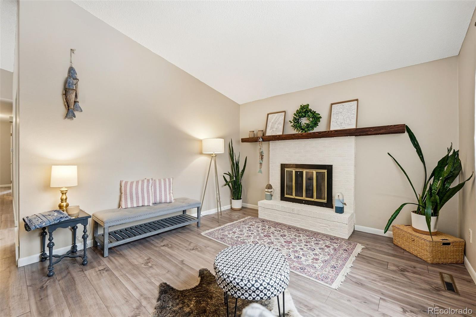 5559 Descanso Circle E