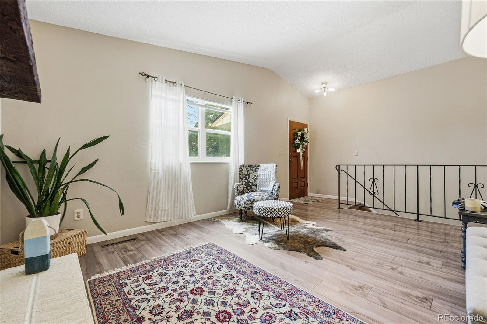 5559 Descanso Circle E