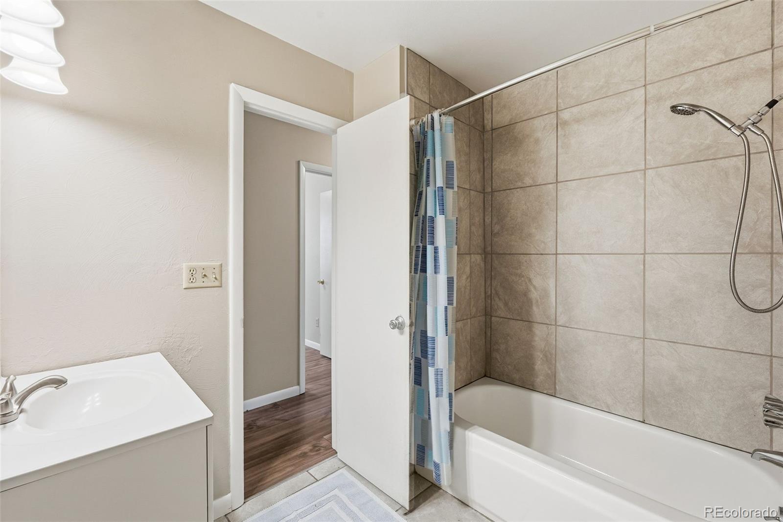 5559 Descanso Circle E