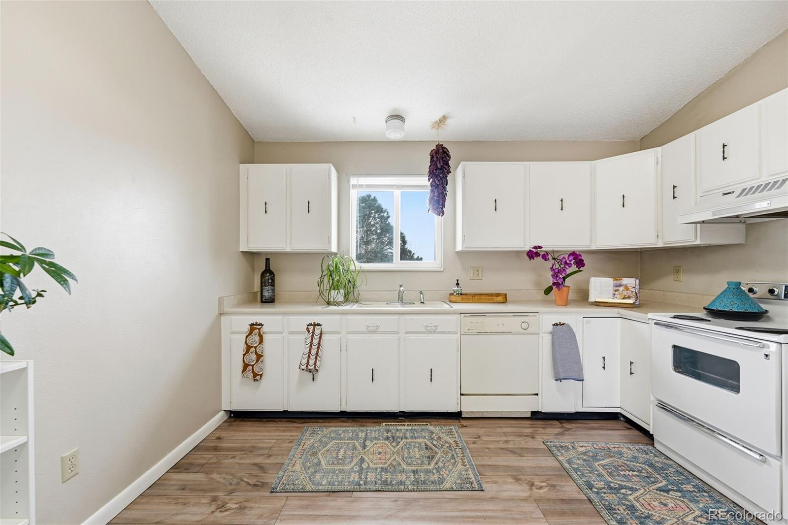 5559 Descanso Circle E