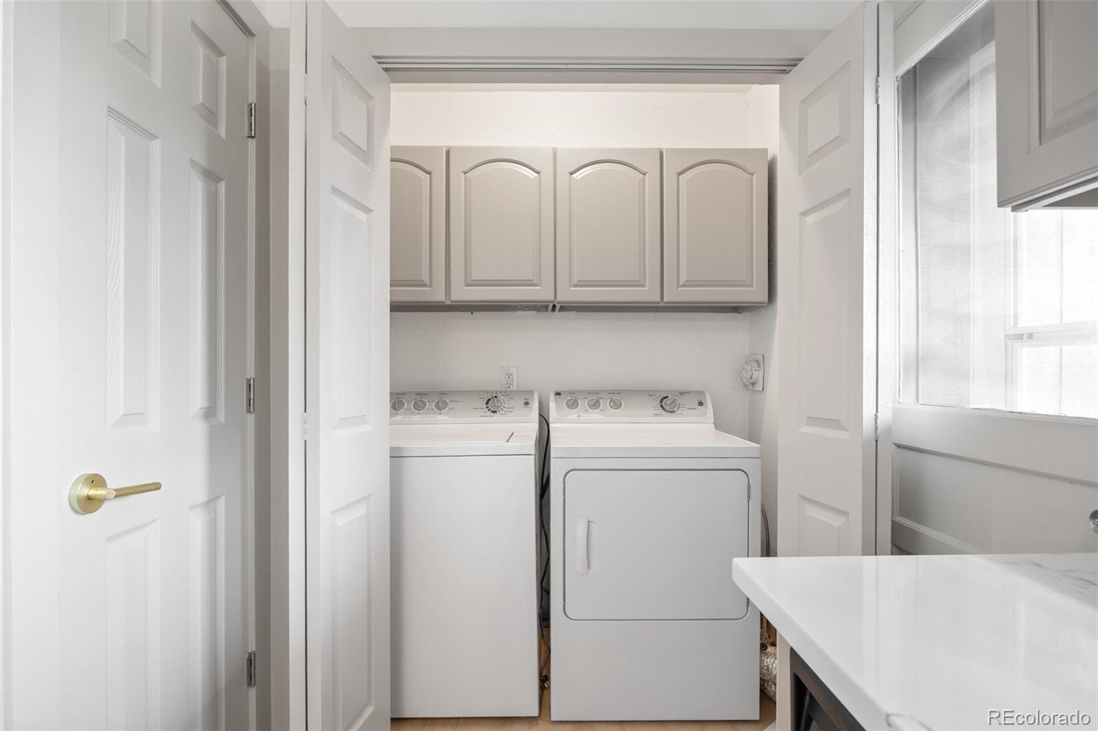 1000 - 1002 Zang Street