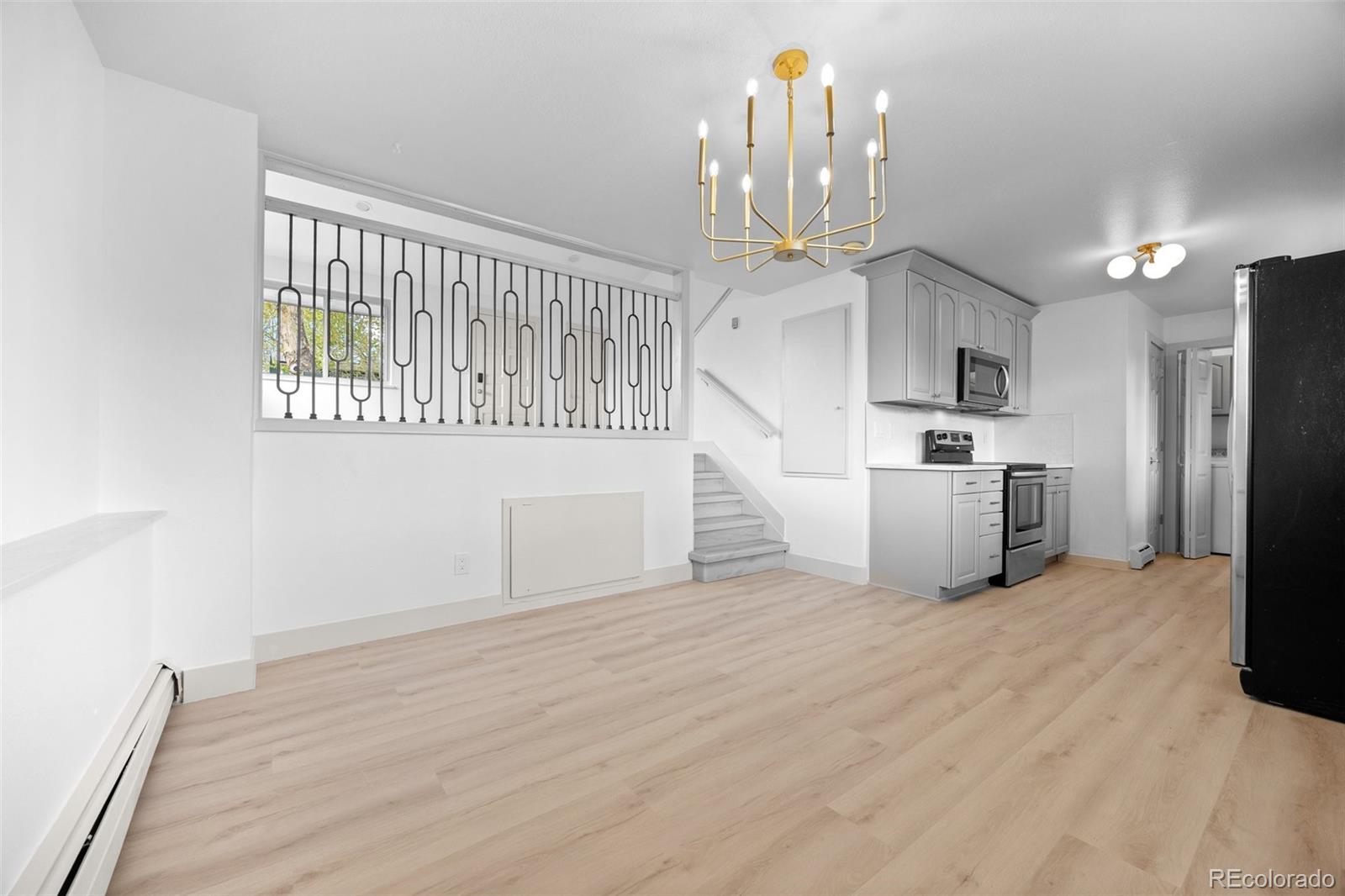 1000 - 1002 Zang Street