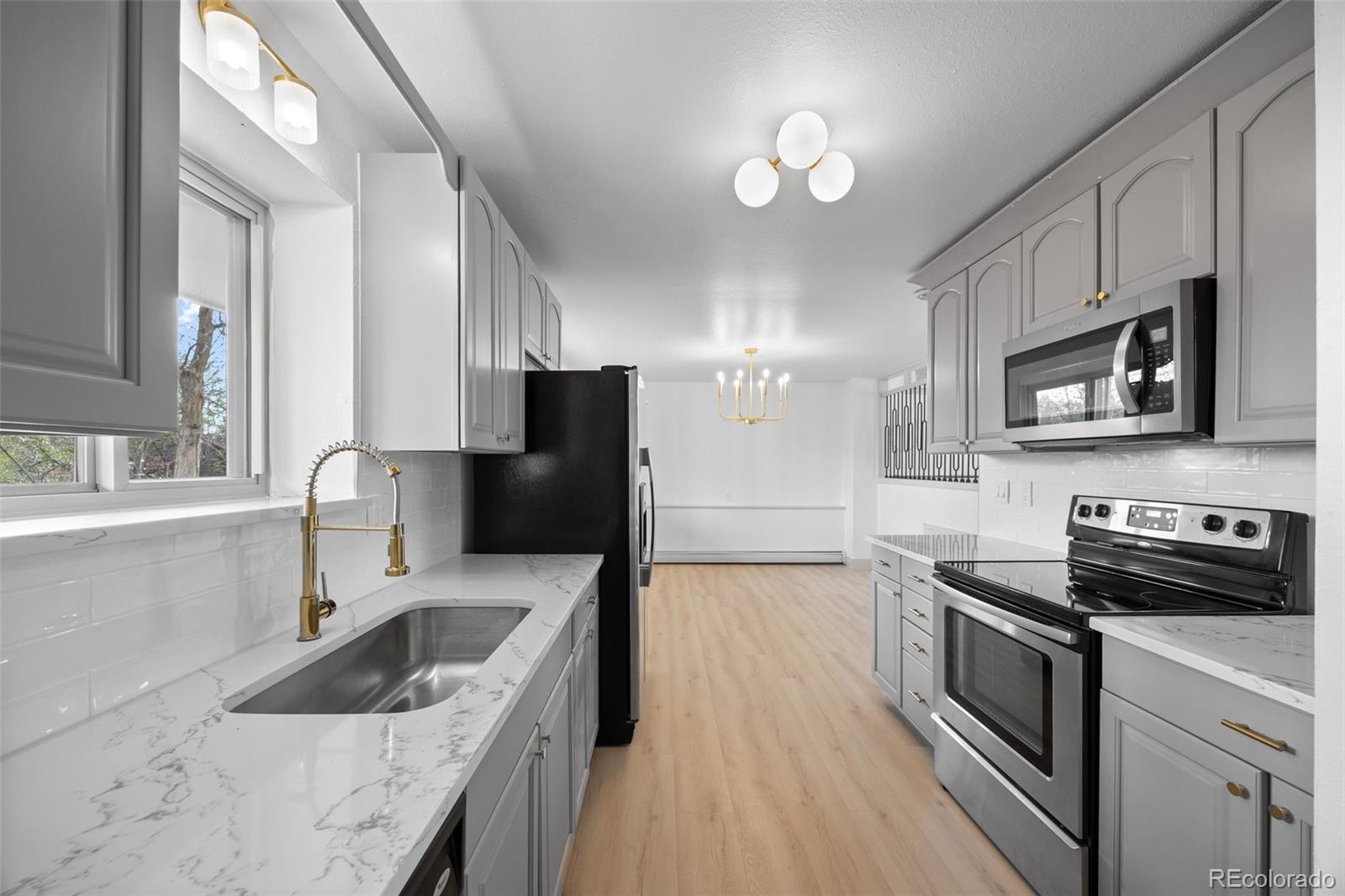 1000 - 1002 Zang Street