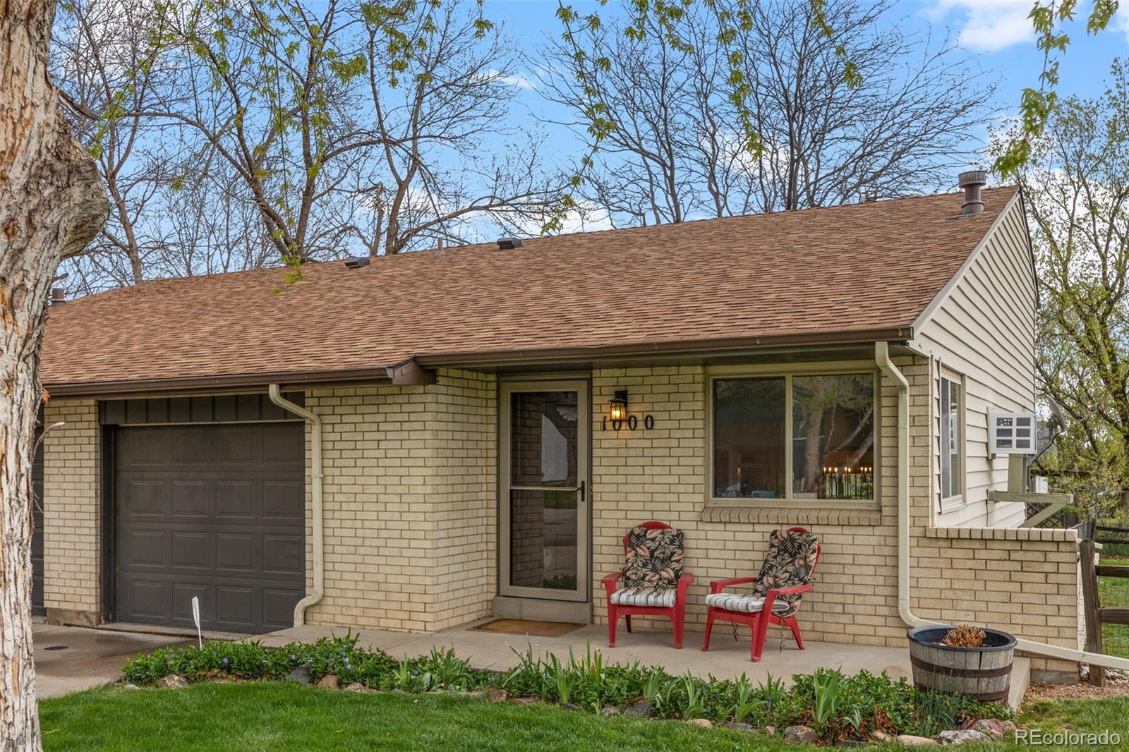 1000 - 1002 Zang Street