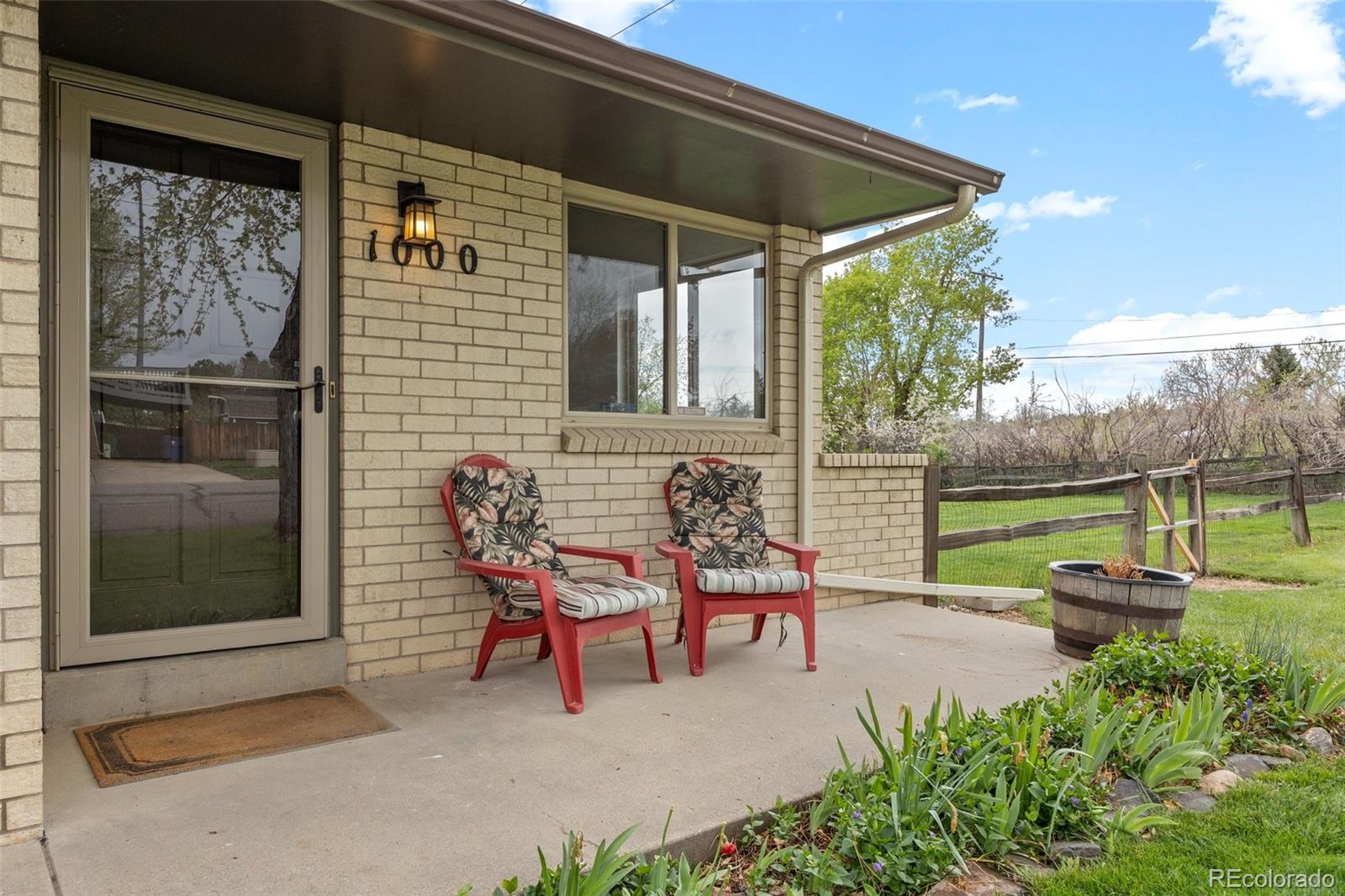 1000 - 1002 Zang Street