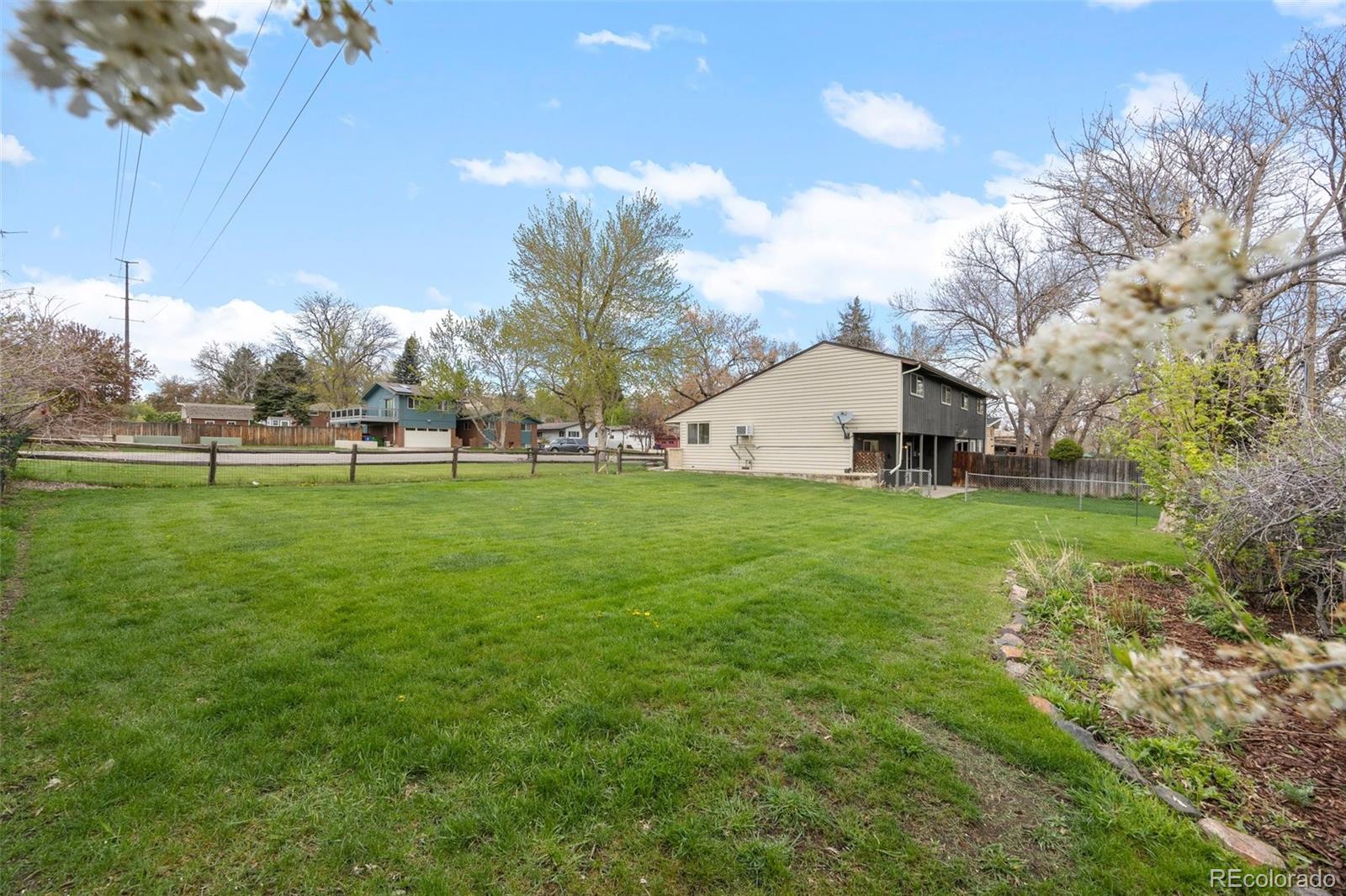 1000 - 1002 Zang Street