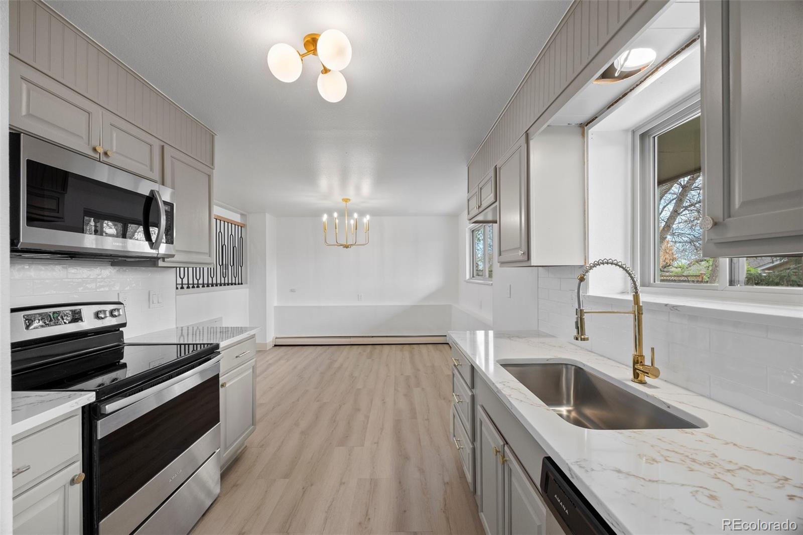 1000 - 1002 Zang Street