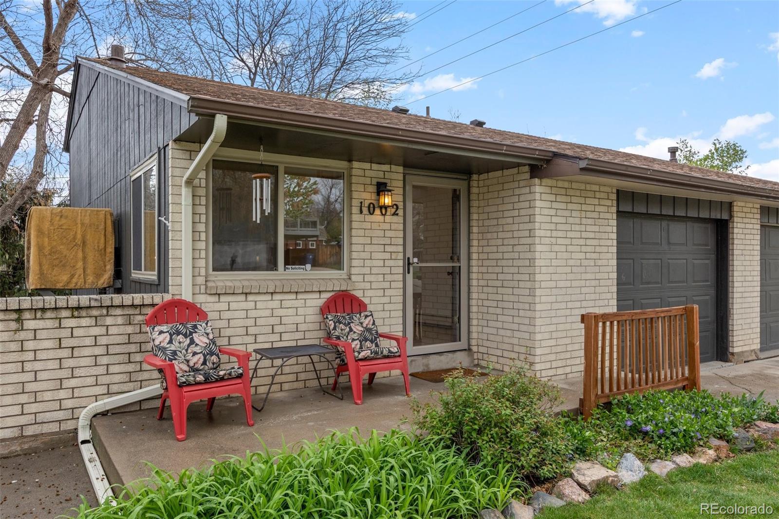 1000 - 1002 Zang Street