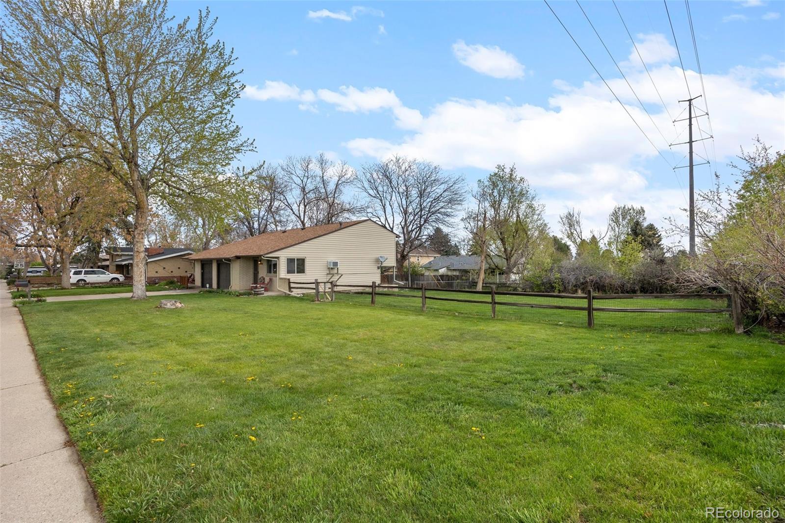 1000 - 1002 Zang Street