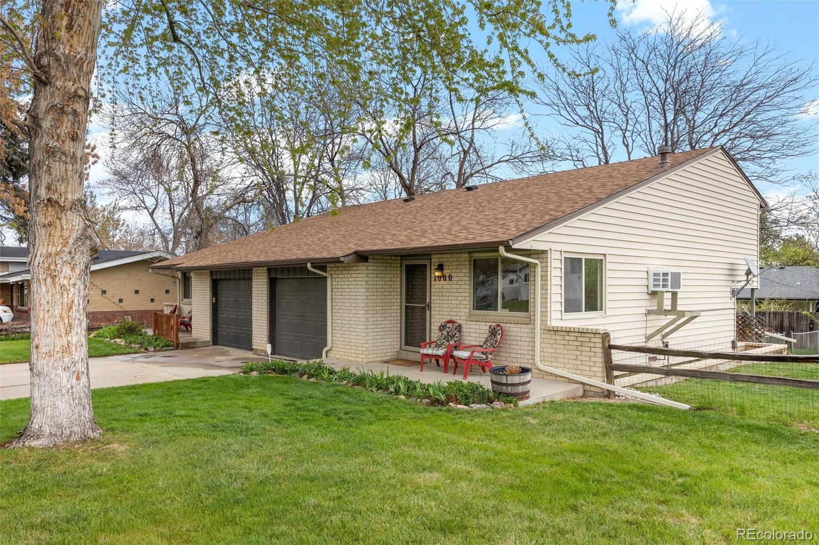 1000 - 1002 Zang Street