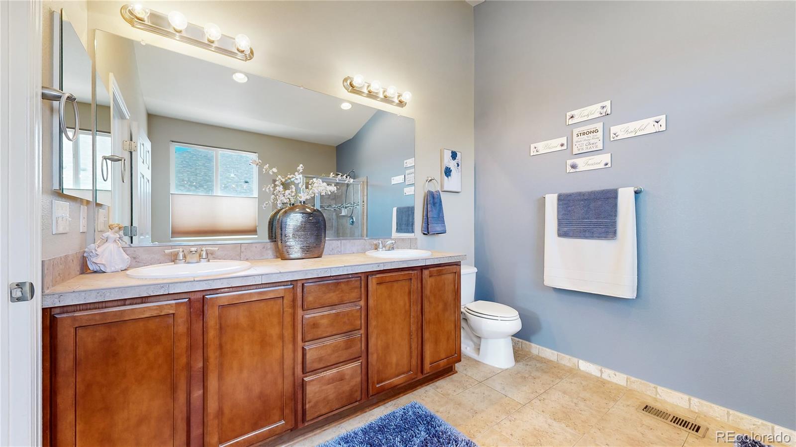 12350 Syracuse Street